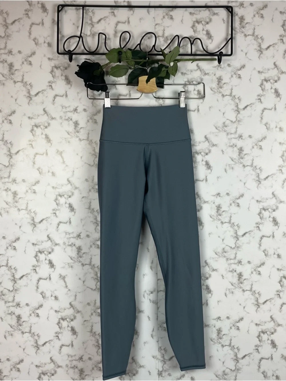 ALO Yoga Capri Leggings in Slate Blue